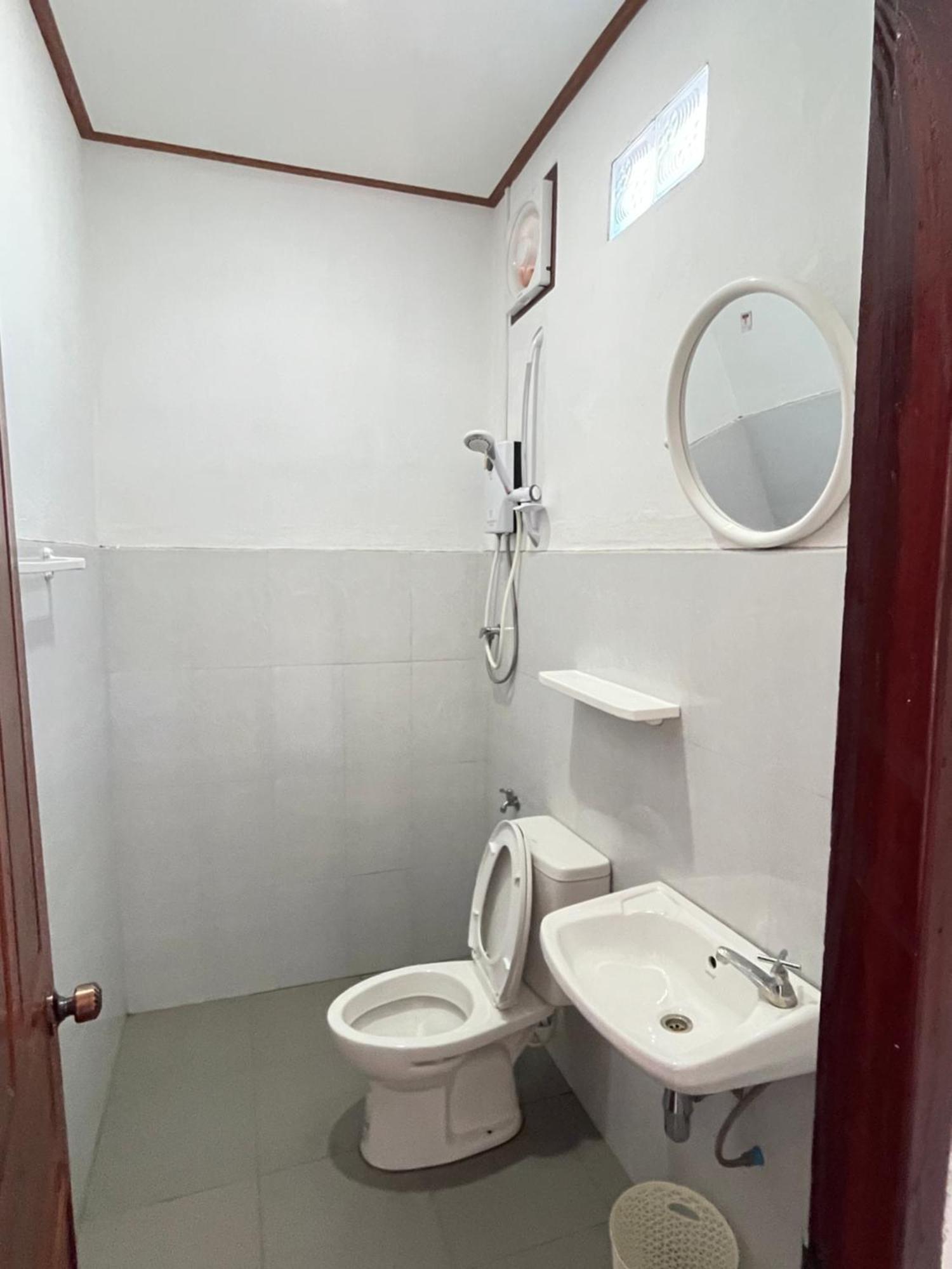 Sanhak Guesthouse 1 Ban Nahin-Nai ภายนอก รูปภาพ