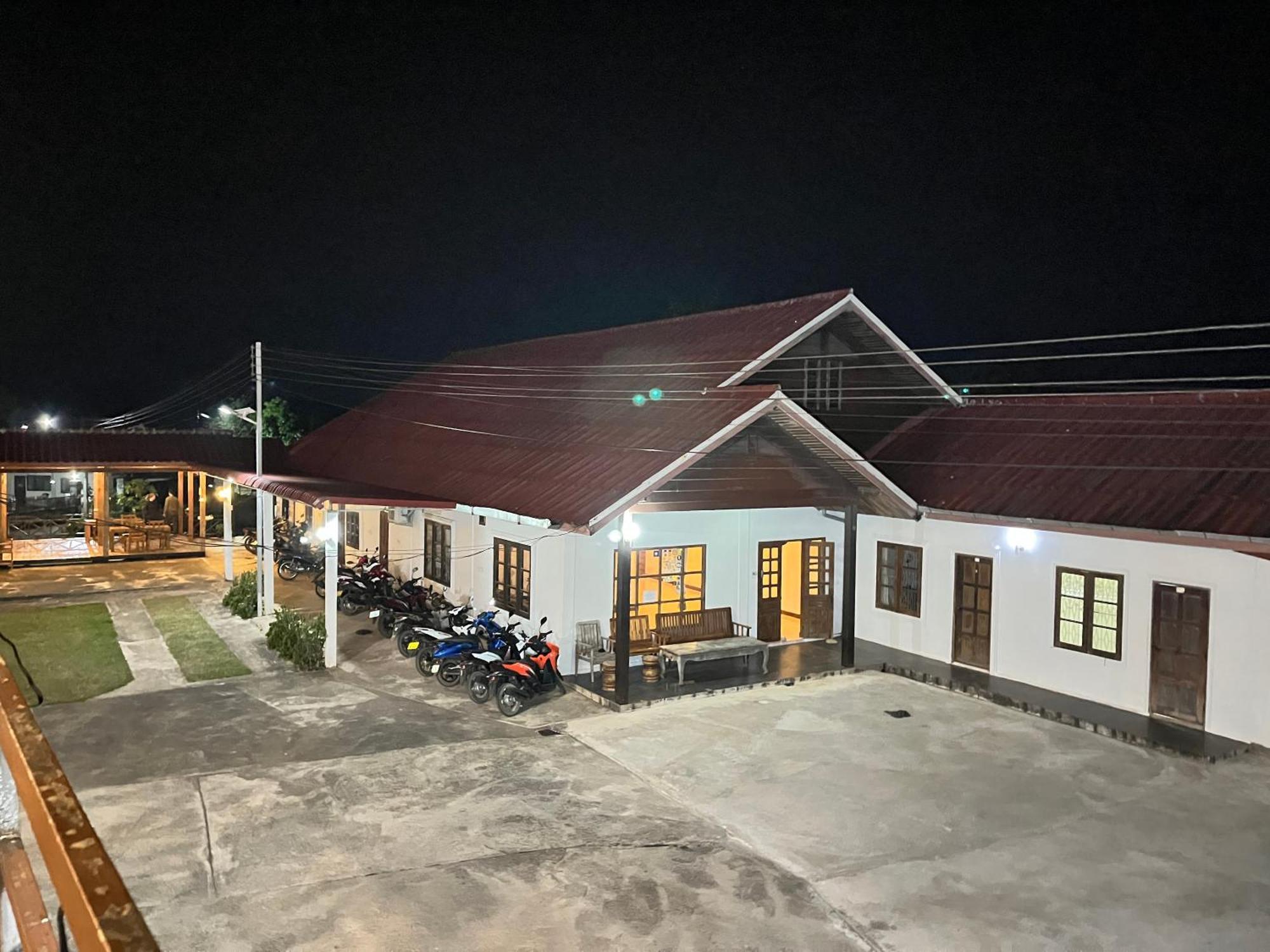 Sanhak Guesthouse 1 Ban Nahin-Nai ภายนอก รูปภาพ