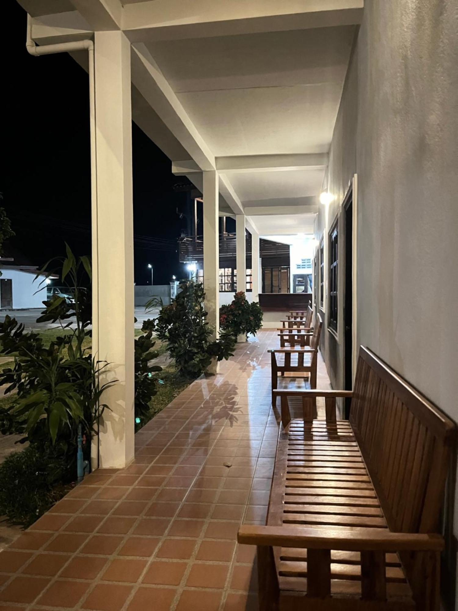 Sanhak Guesthouse 1 Ban Nahin-Nai ภายนอก รูปภาพ